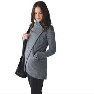 Lululemon That's A Wrap Heathered Snow Slub Coal Grey Sweater size 6